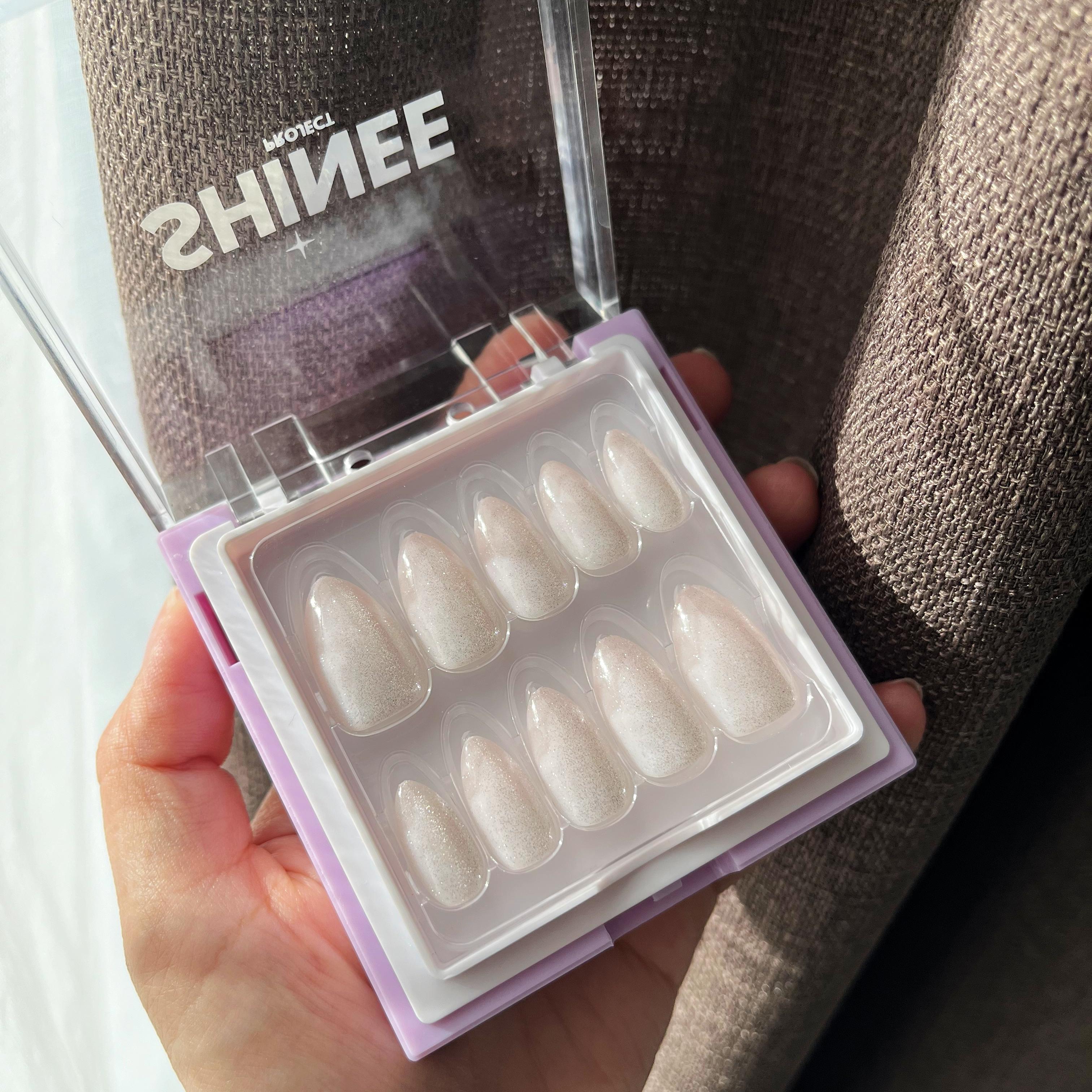 Your go to press on nails - best press on nails nz - almond shape nails - ivory shimmer
