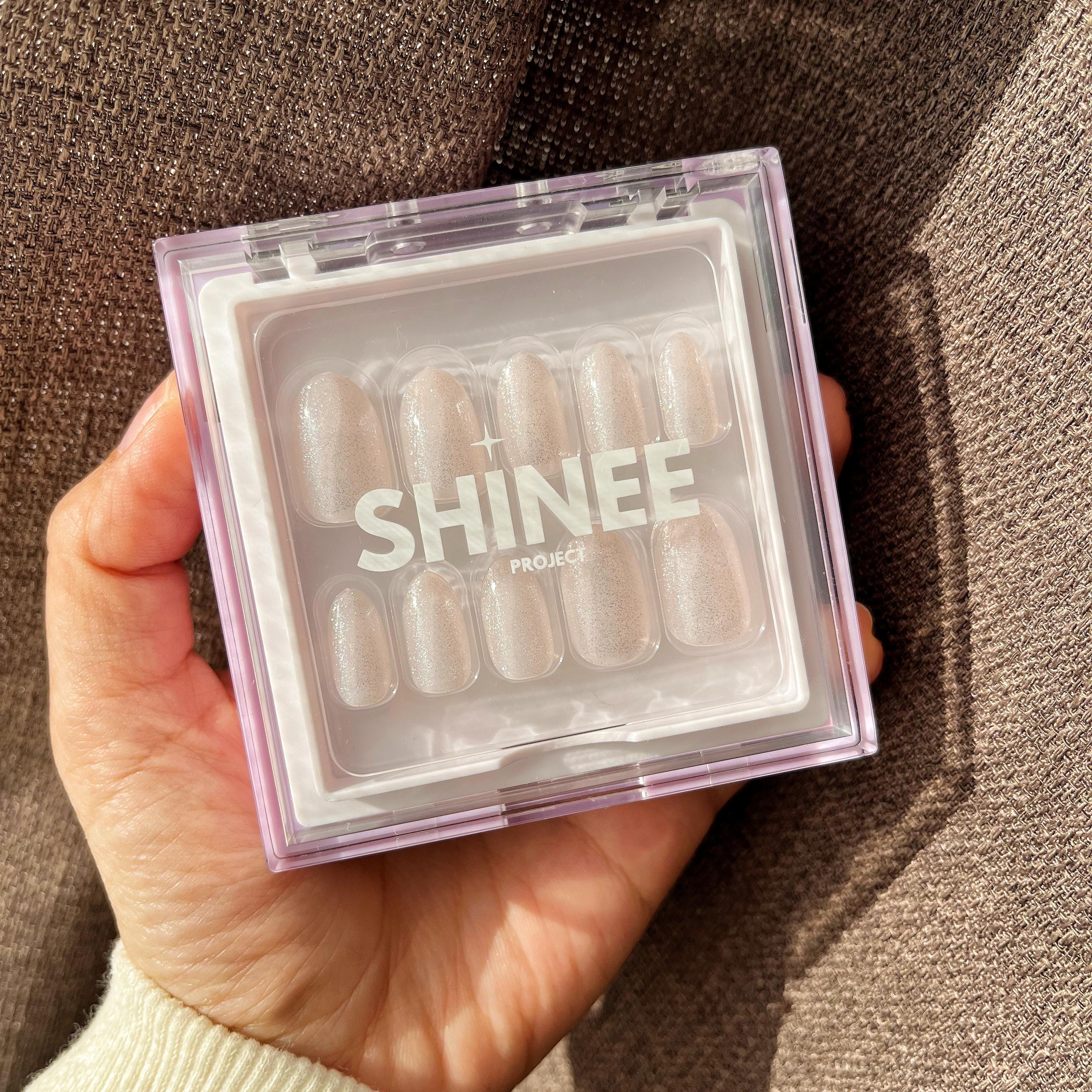 Your go to press on nails - best press on nails nz - oval shape - ivory shimmer colour
