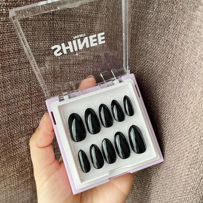 Your go to press on nails - best press on nails nz - almond shape nails - Black Oval