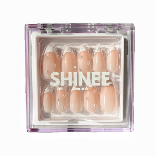 Your go to press on nails - Best Press on Nails nz - Almond shape nails - Pearl glow nails